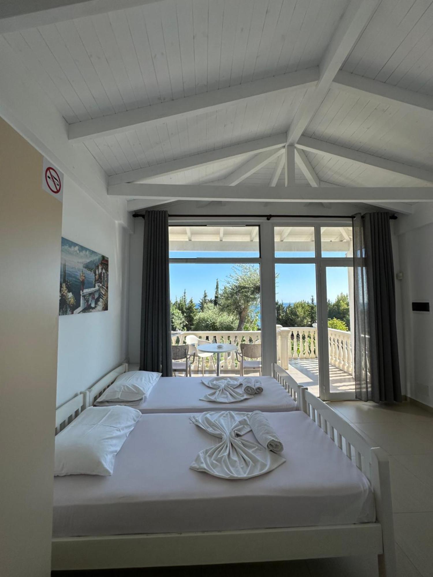Essos Villas Dhërmi Buitenkant foto