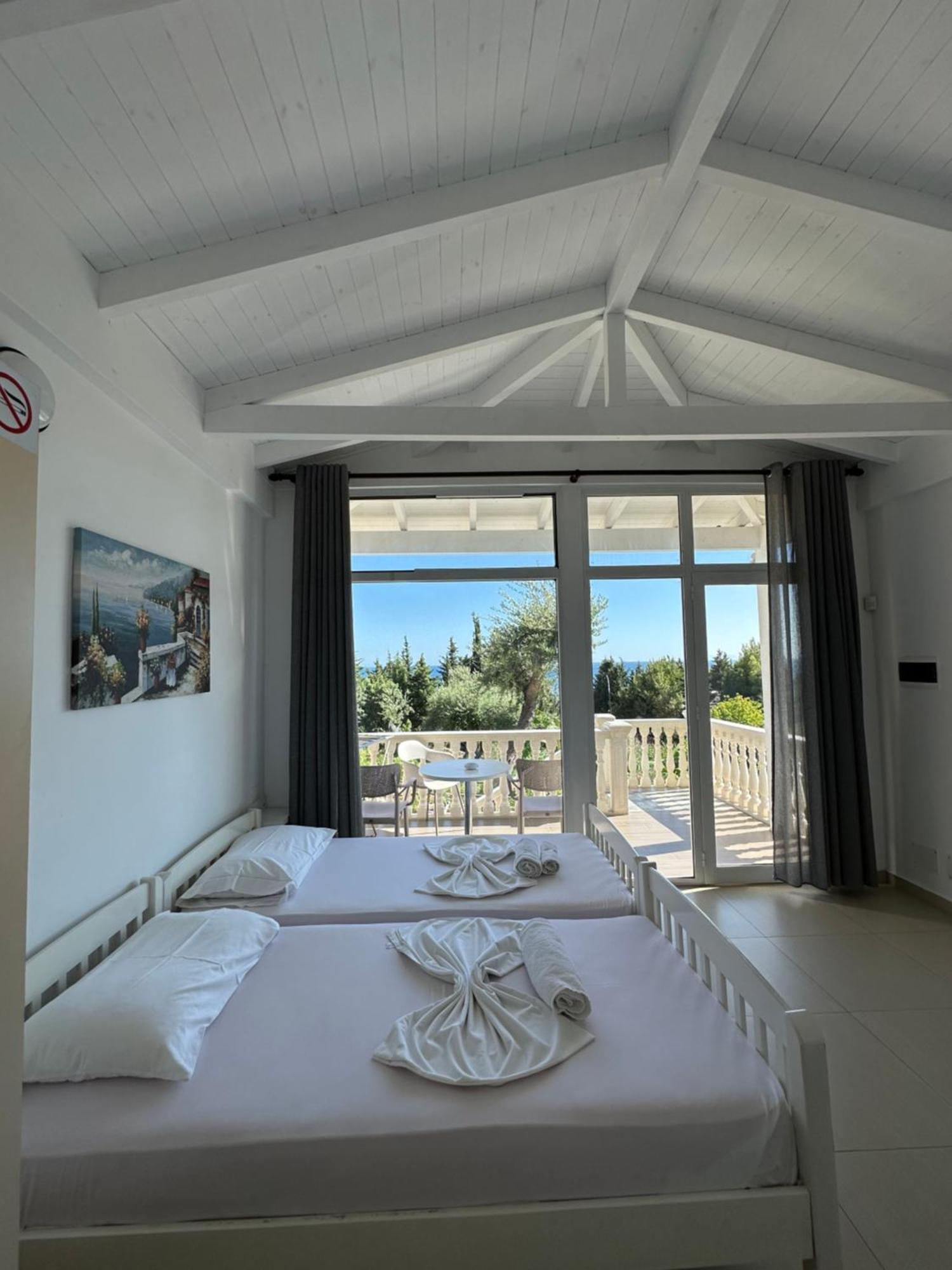 Essos Villas Dhërmi Buitenkant foto