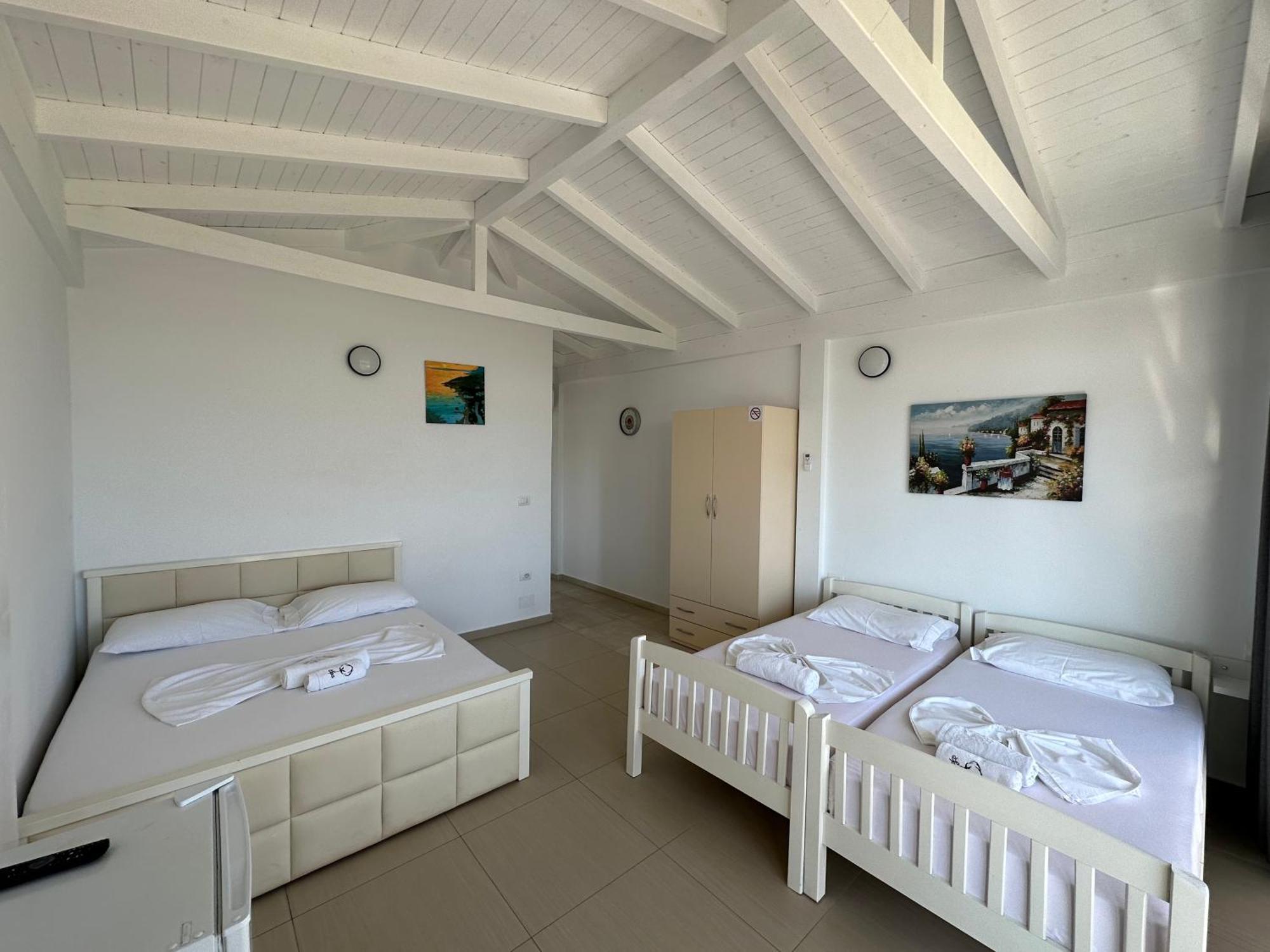 Essos Villas Dhërmi Buitenkant foto