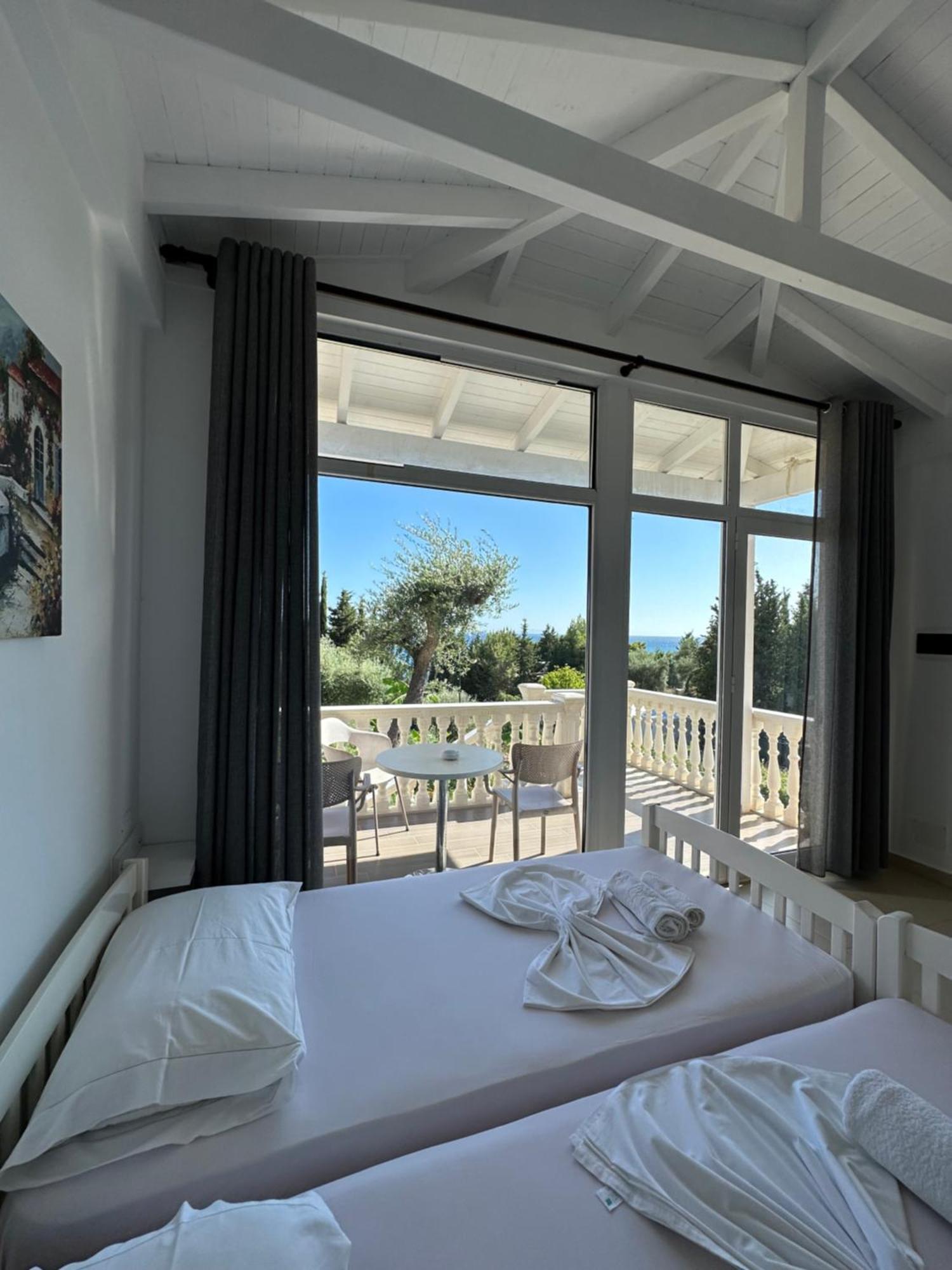 Essos Villas Dhërmi Buitenkant foto