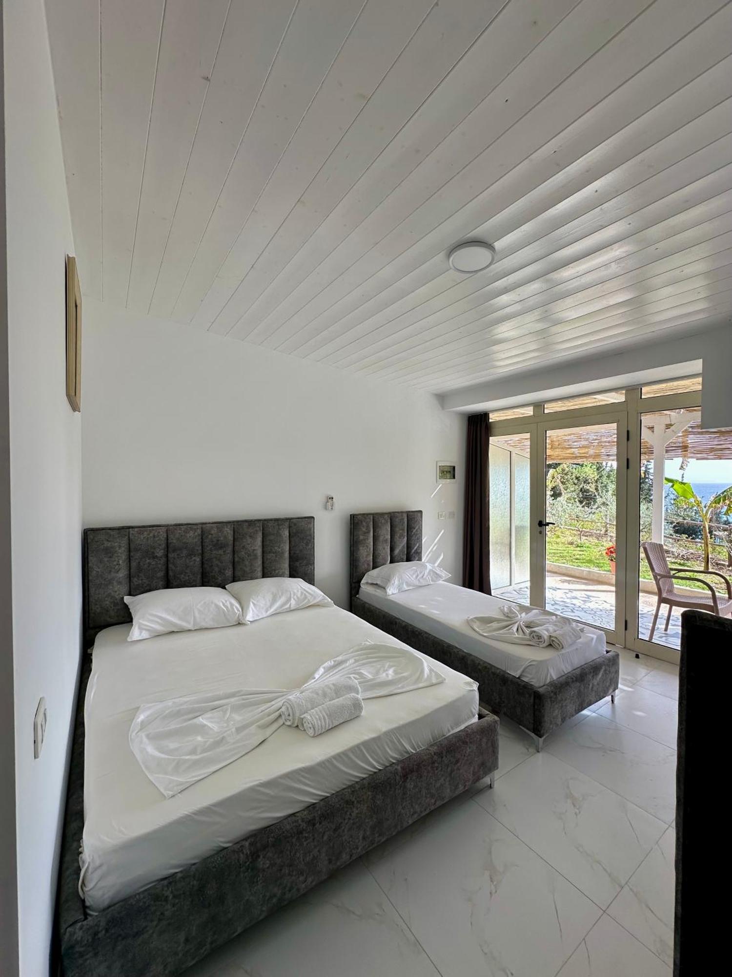 Essos Villas Dhërmi Buitenkant foto