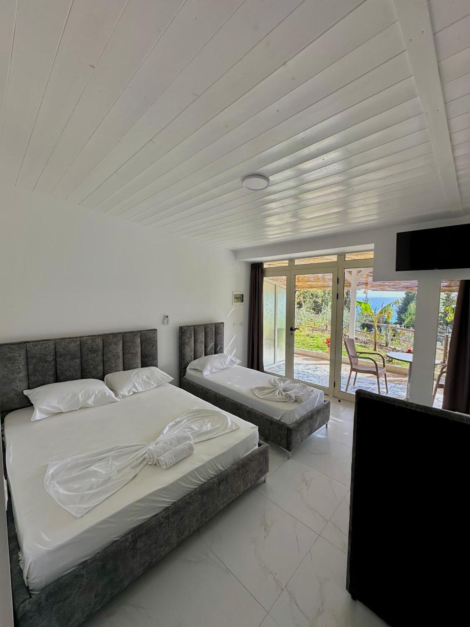 Essos Villas Dhërmi Buitenkant foto
