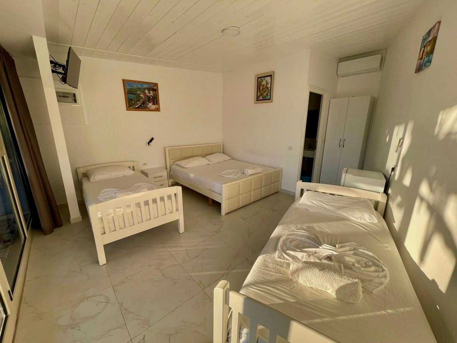 Essos Villas Dhërmi Buitenkant foto