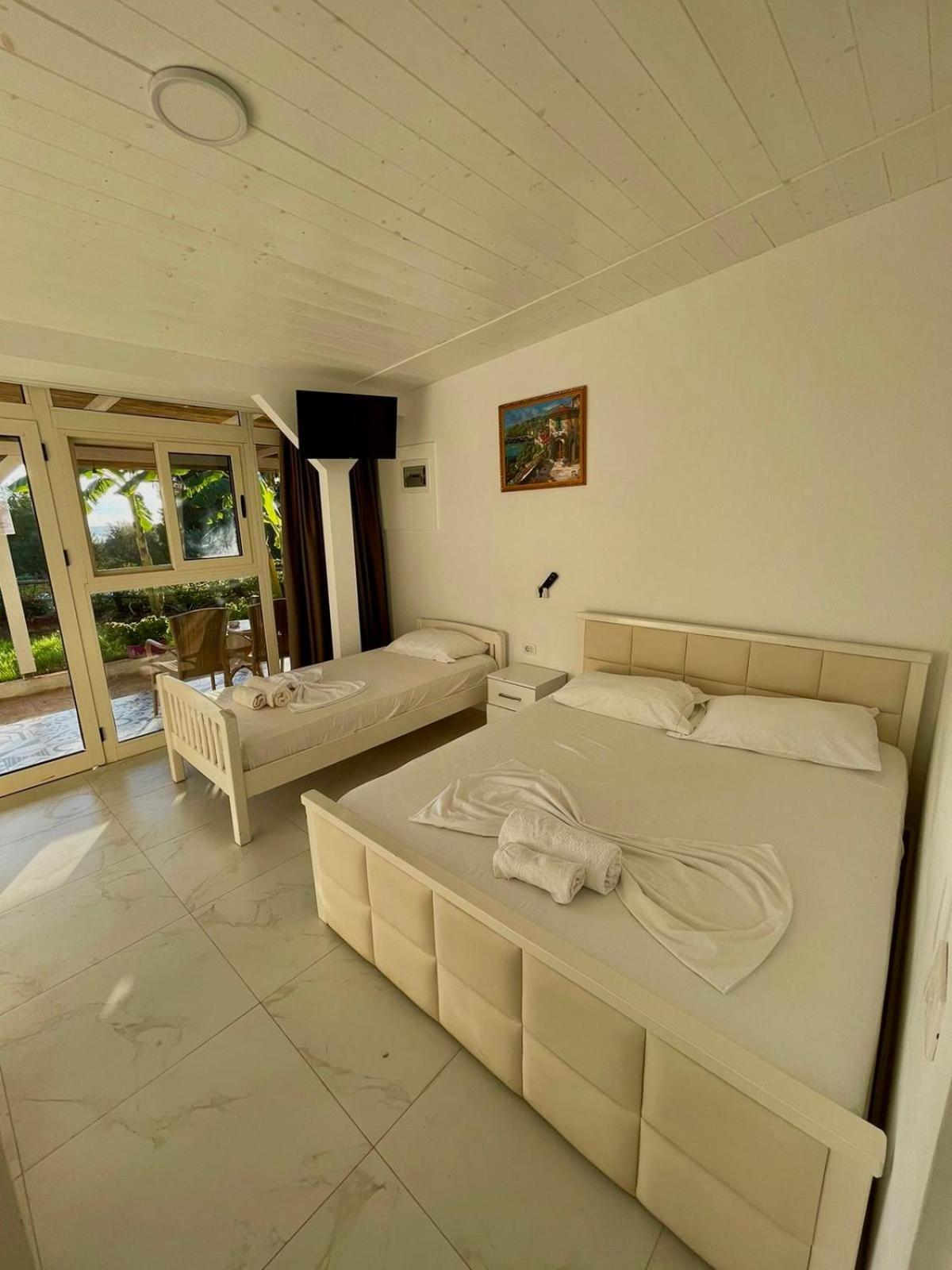 Essos Villas Dhërmi Buitenkant foto