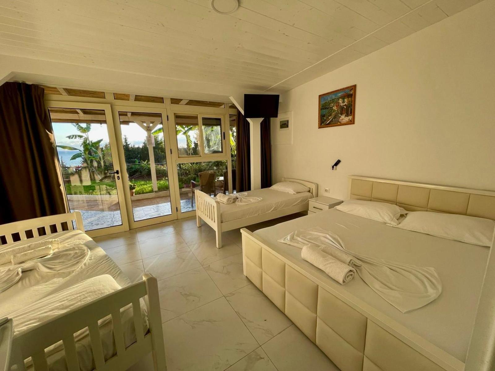 Essos Villas Dhërmi Buitenkant foto